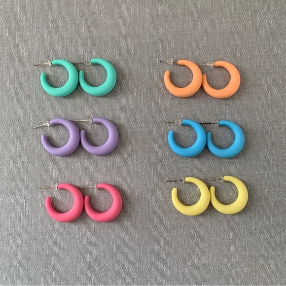 3/$20 fun colorful earrings pack - Picture 2 of 11